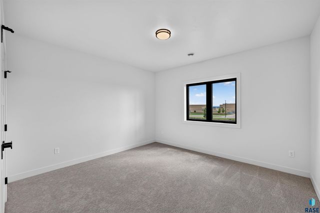 6505 E Fieldview St Street, Sioux Falls, SD 57110