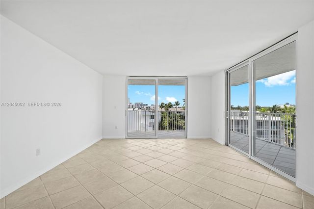 4000 NE 169th St 607, North Miami Beach, FL 33160