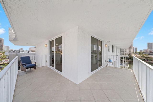4000 NE 169th St 607, North Miami Beach, FL 33160