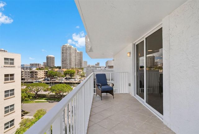 4000 NE 169th St 607, North Miami Beach, FL 33160