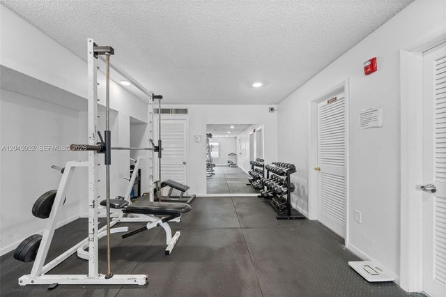 4000 NE 169th St 607, North Miami Beach, FL 33160