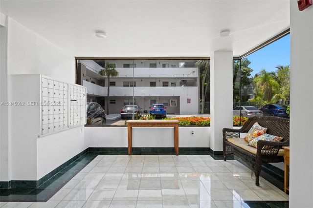4000 NE 169th St 607, North Miami Beach, FL 33160