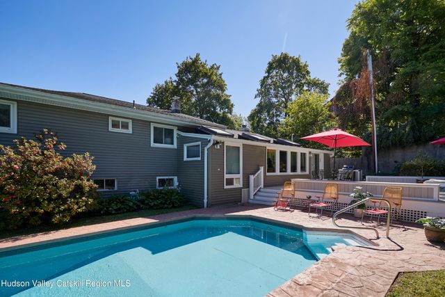 6 Janis Street, Hudson, NY 12534
