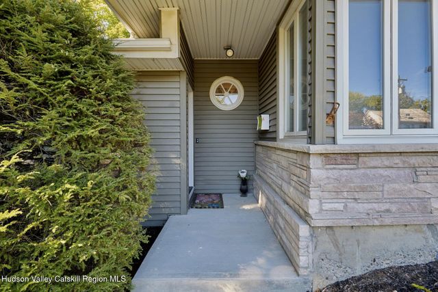6 Janis Street, Hudson, NY 12534