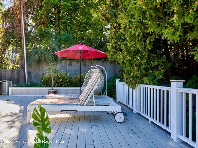 6 Janis Street, Hudson, NY 12534