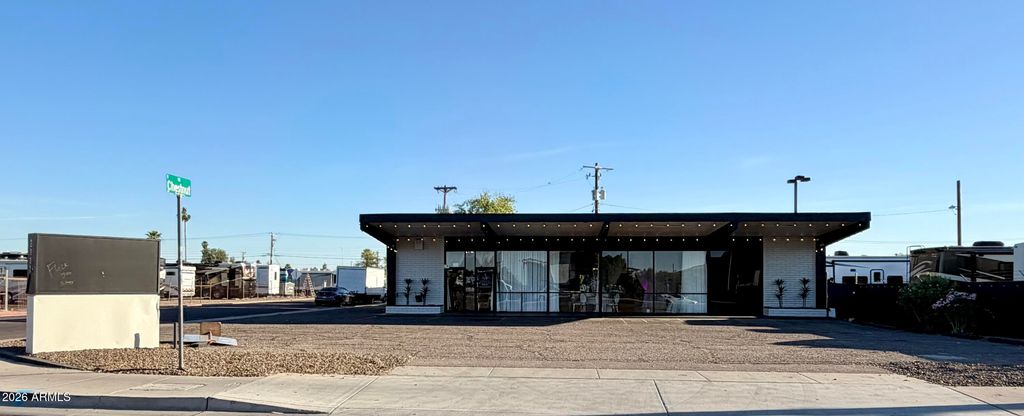 2111 E MAIN Street, Mesa, AZ 85213 — exterior