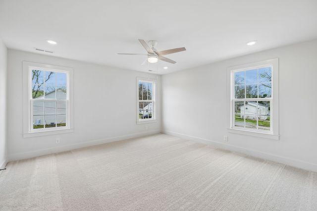 812 Greenland Dr, Murfreesboro, TN 37130