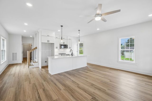 812 Greenland Dr, Murfreesboro, TN 37130