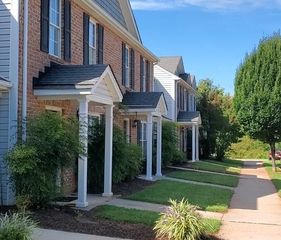 1074 Haymore DR, Moneta, VA 24121