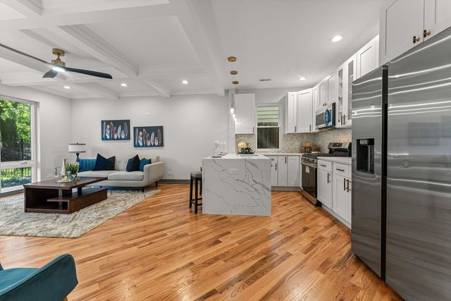 6150 S Saint Lawrence Avenue, Chicago, IL 60637