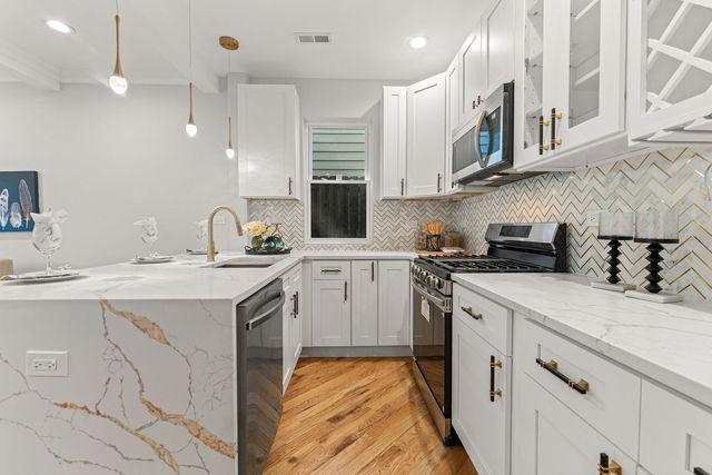 6150 S Saint Lawrence Avenue, Chicago, IL 60637