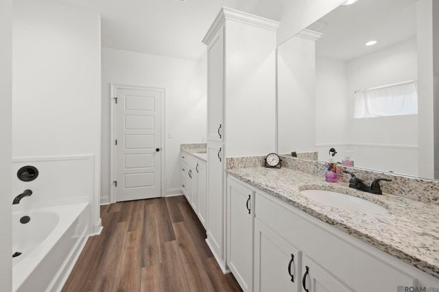 10782 Sage Dr, Walker, LA 70785