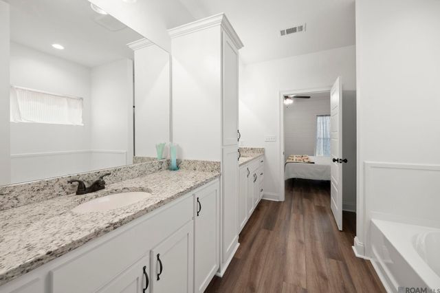 10782 Sage Dr, Walker, LA 70785