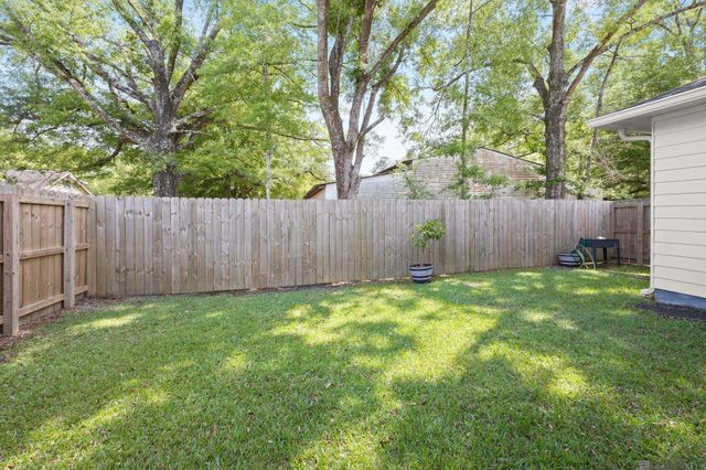 10782 Sage Dr, Walker, LA 70785