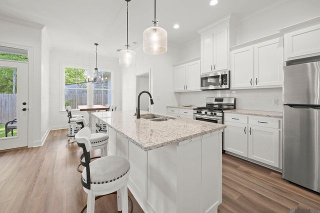 10782 Sage Dr, Walker, LA 70785