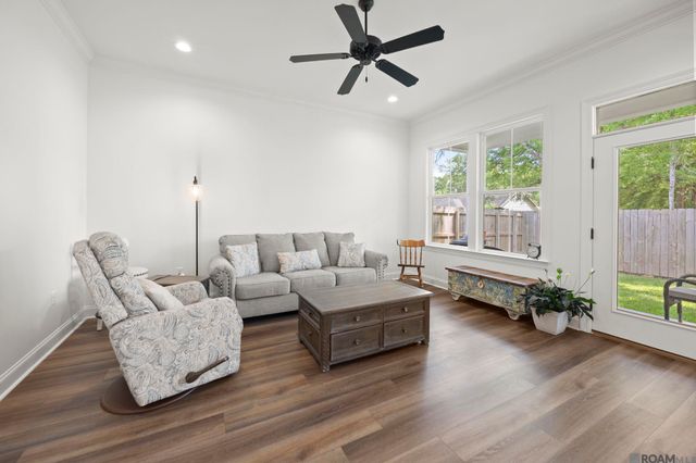 10782 Sage Dr, Walker, LA 70785
