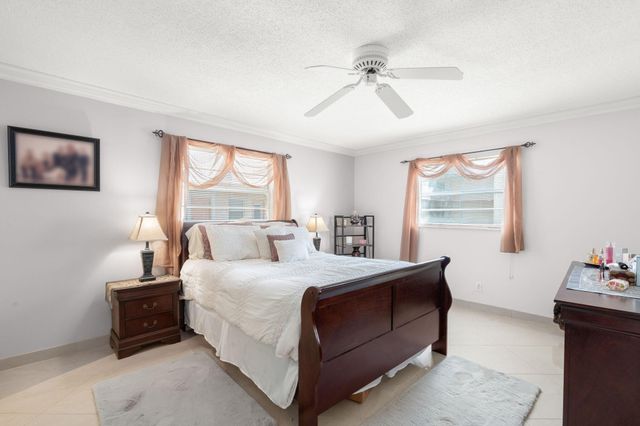 4191 NW 41st Street 214, Lauderdale Lakes, FL 33319