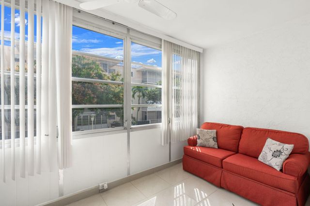 4191 NW 41st Street 214, Lauderdale Lakes, FL 33319