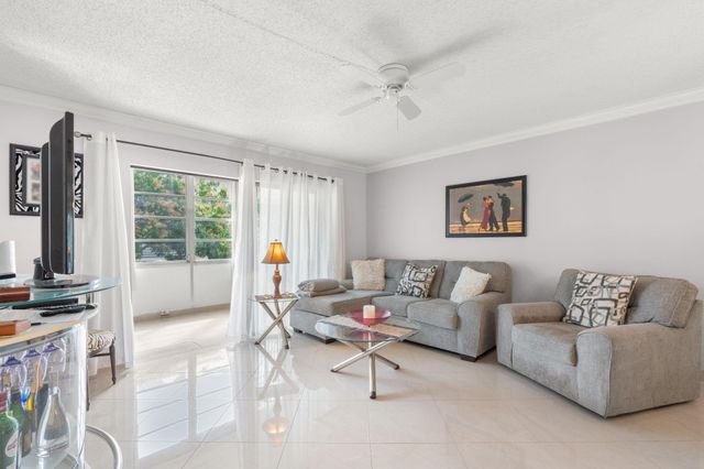 4191 NW 41st Street 214, Lauderdale Lakes, FL 33319