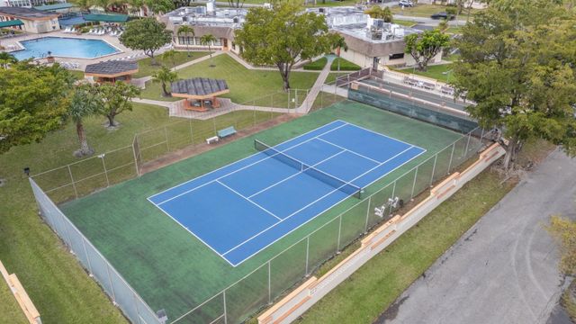 4191 NW 41st Street 214, Lauderdale Lakes, FL 33319