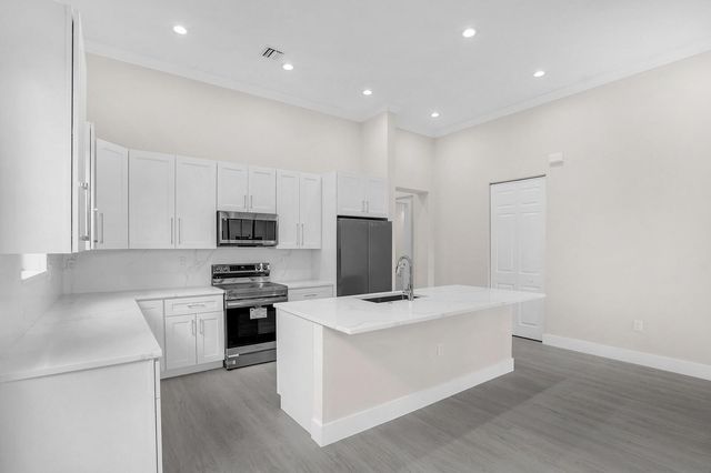 8504 NW 37th Court, Cooper City, FL 33024