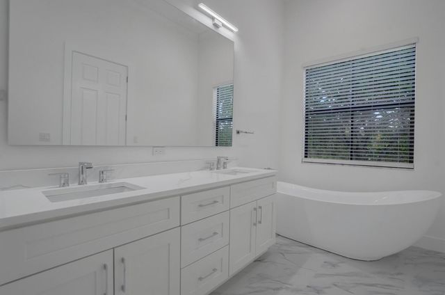 8504 NW 37th Court, Cooper City, FL 33024