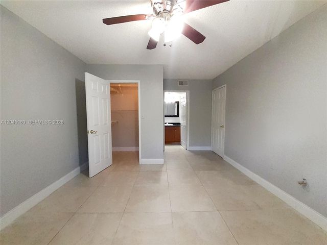 8407 Coral Lake Mnr 8407, Coral Springs, FL 33065