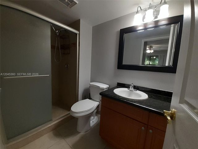 8407 Coral Lake Mnr 8407, Coral Springs, FL 33065