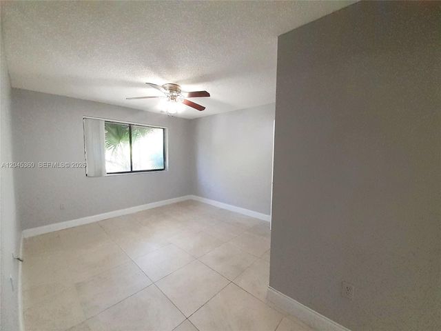 8407 Coral Lake Mnr 8407, Coral Springs, FL 33065