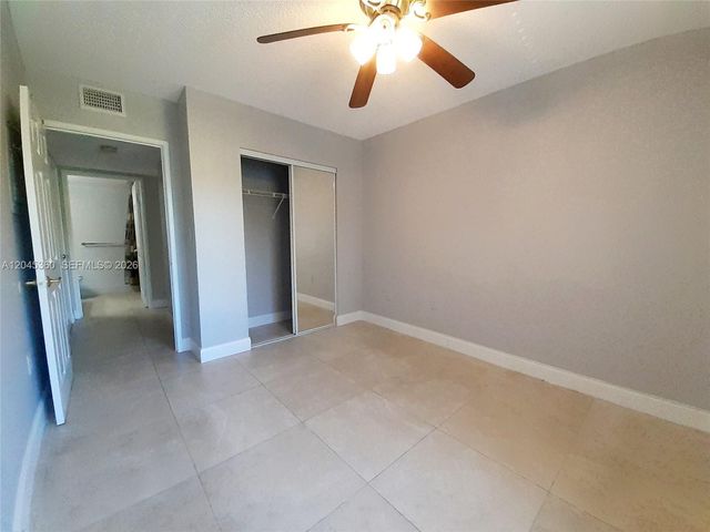 8407 Coral Lake Mnr 8407, Coral Springs, FL 33065
