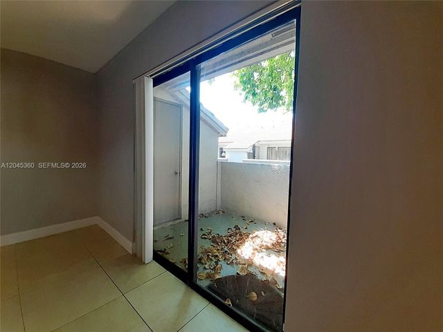 8407 Coral Lake Mnr 8407, Coral Springs, FL 33065