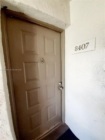 8407 Coral Lake Mnr 8407, Coral Springs, FL 33065
