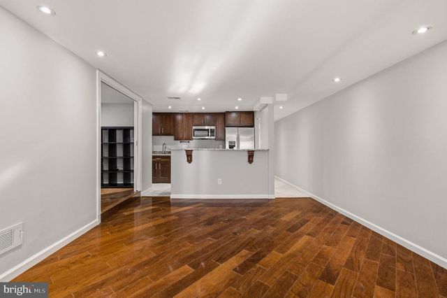 2117 S ST NW, Washington, DC 20008