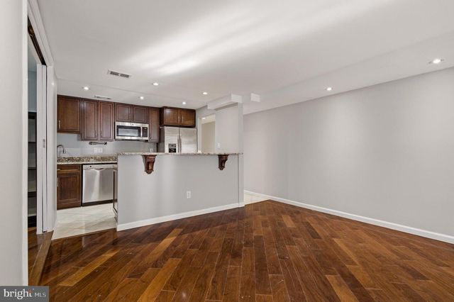 2117 S ST NW, Washington, DC 20008