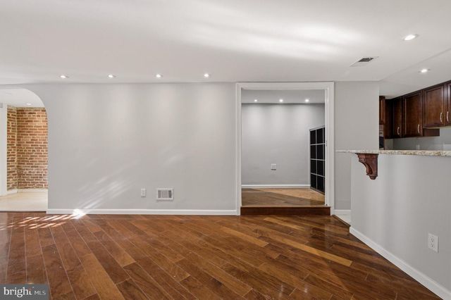 2117 S ST NW, Washington, DC 20008
