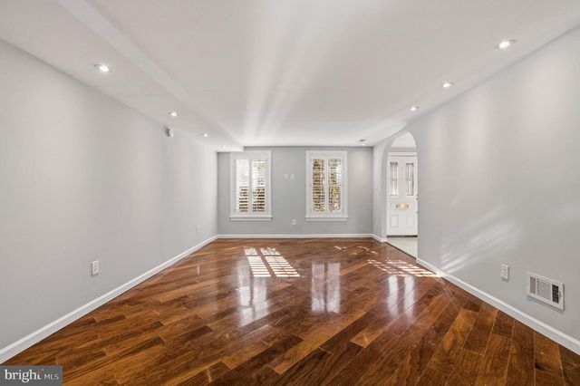 2117 S ST NW, Washington, DC 20008