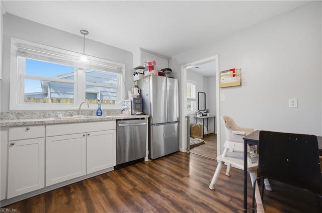 7 Ambrose LN, Hampton, VA 23663