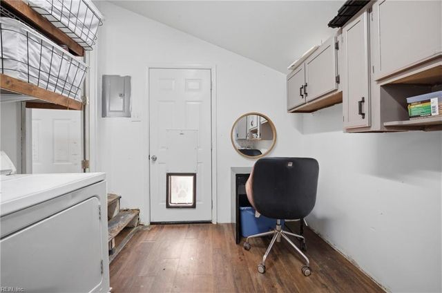 7 Ambrose LN, Hampton, VA 23663