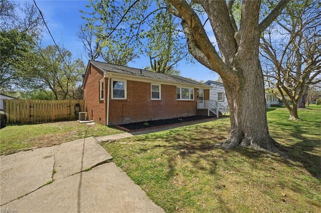 7 Ambrose LN, Hampton, VA 23663