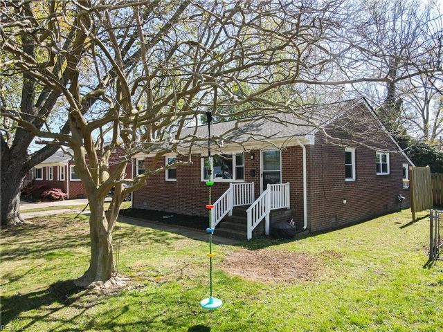 7 Ambrose LN, Hampton, VA 23663