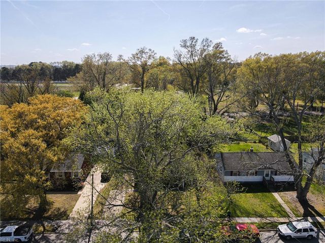 7 Ambrose LN, Hampton, VA 23663