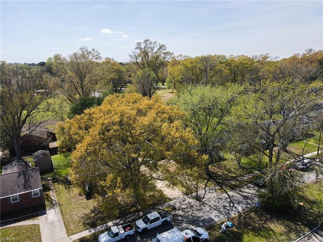 7 Ambrose LN, Hampton, VA 23663