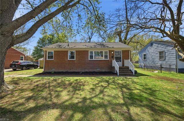 7 Ambrose LN, Hampton, VA 23663