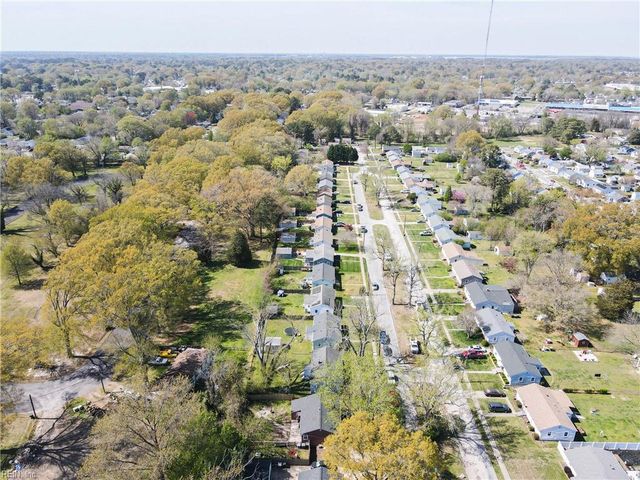 7 Ambrose LN, Hampton, VA 23663