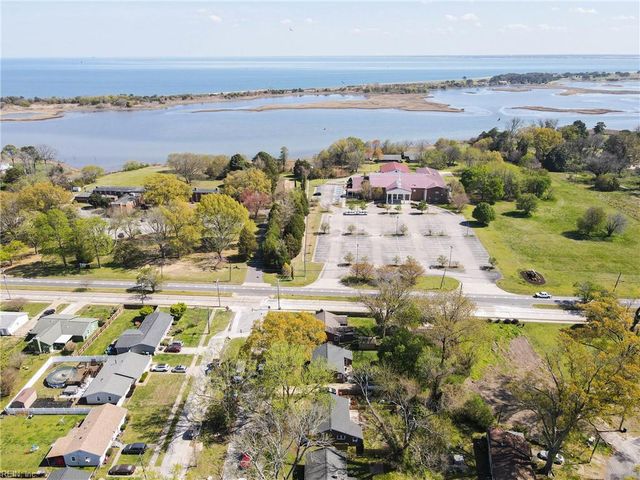 7 Ambrose LN, Hampton, VA 23663