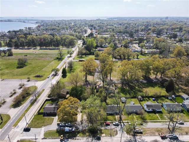 7 Ambrose LN, Hampton, VA 23663