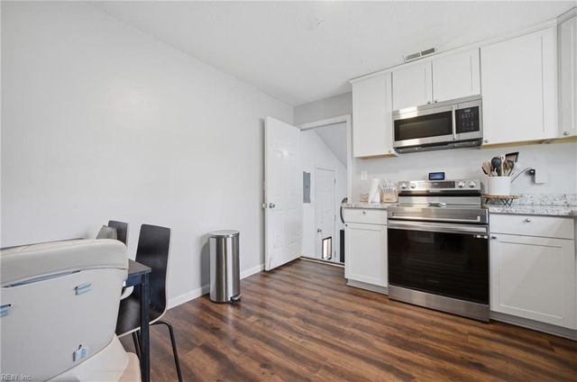 7 Ambrose LN, Hampton, VA 23663