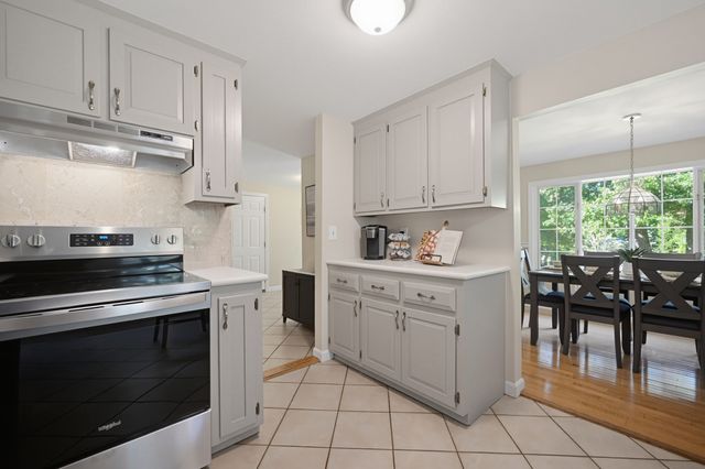 21 Stagecoach Dr, Ashland, MA 01721