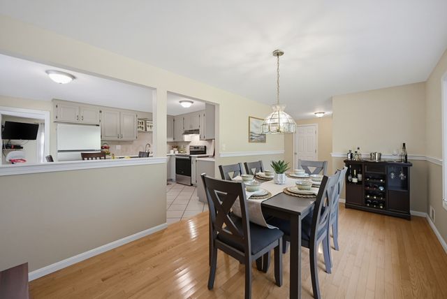 21 Stagecoach Dr, Ashland, MA 01721