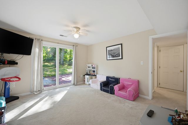 21 Stagecoach Dr, Ashland, MA 01721